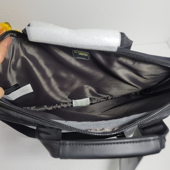 KENNETH COLE REACTION LAPTOP CASE TOP ZIP - Picture 9 of 14